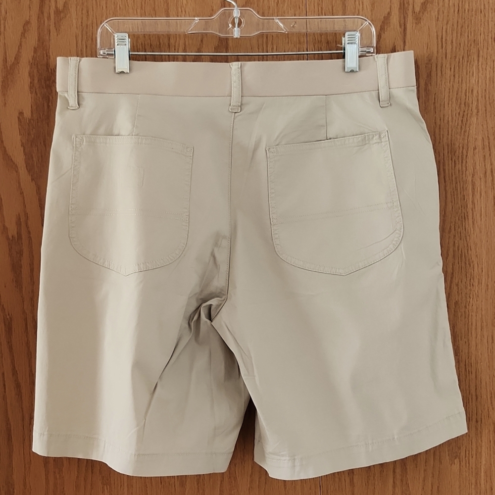 Women's Lee® Ultra Lux Comfort Flex to Go Utility Bermuda Shorts - Picture 3 of 7